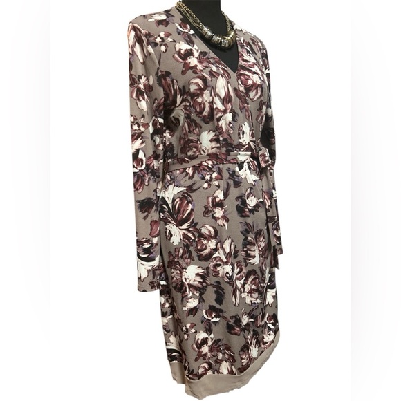 SIMPLY VERA Floral Wrap Dress in Purple and Cream, Lt. Brown, Size L, GUC - Picture 2 of 3